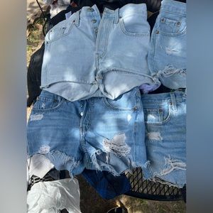 Women’s Levi’s shorts size w26 4 pairs $30